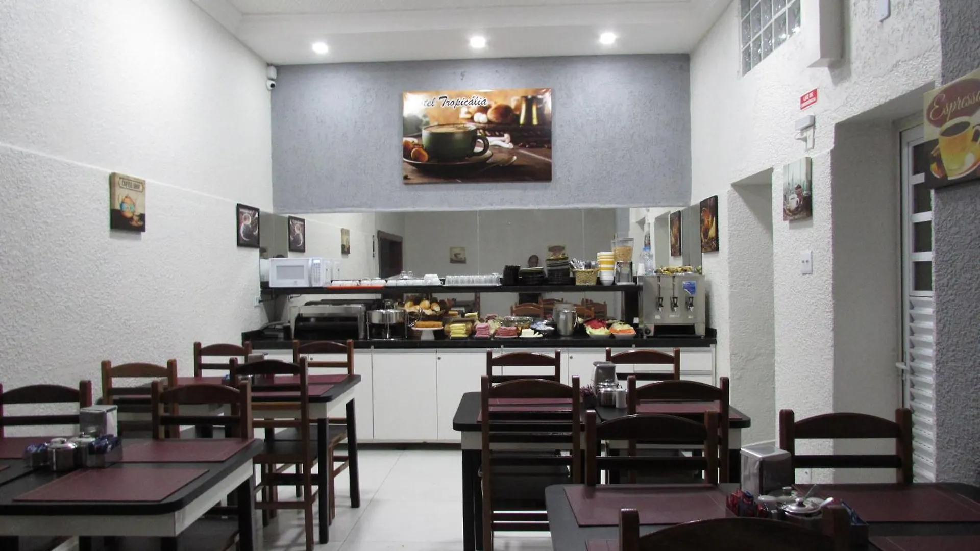 Hotel Tropicalia: Downtown Convenience with Parking Sao Paulo