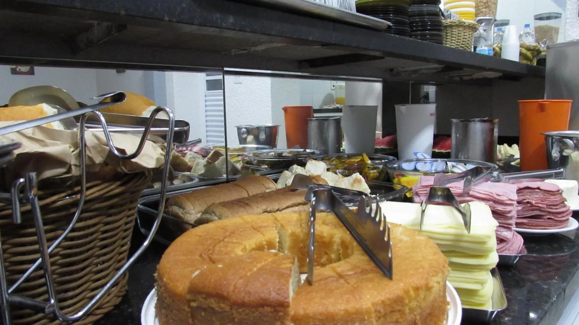 Hotel Tropicalia: Downtown Convenience with Parking Sao Paulo